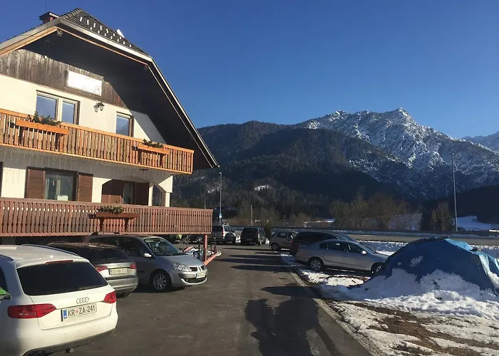 Gostisce Uh- Planica 2* Rateče